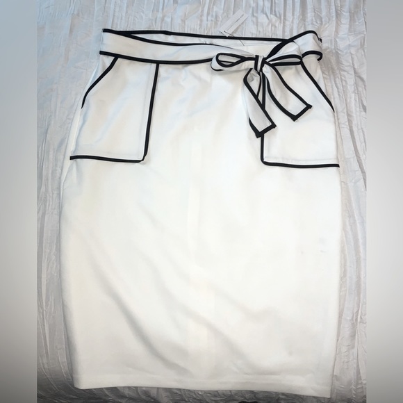 New York & Company Dresses & Skirts - Piped Tie Waste Pencil Skirt - Size XL NWT